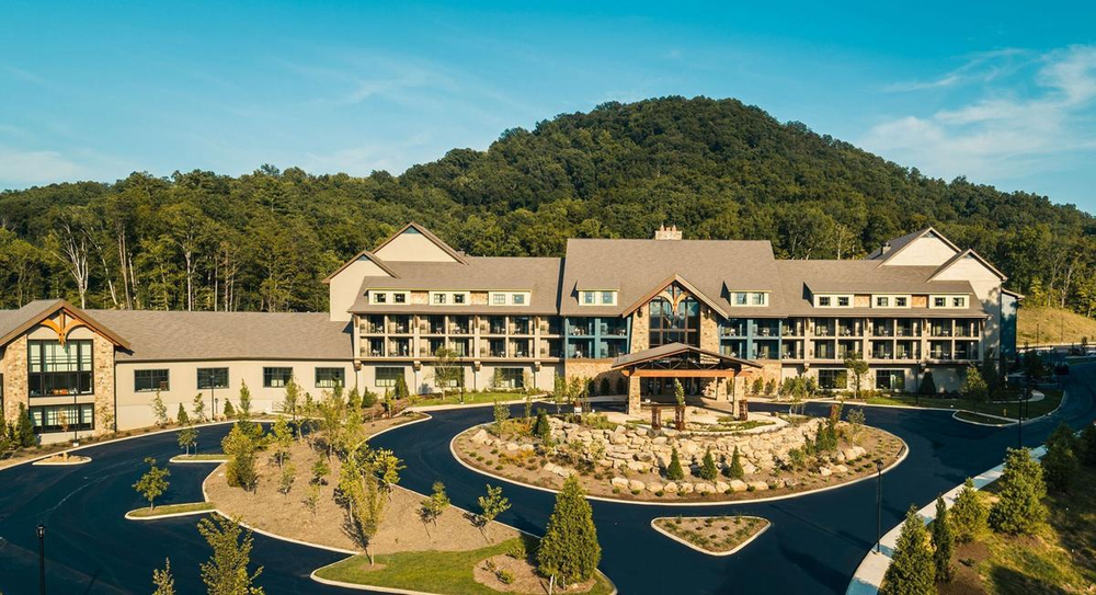 Dollywood Heartsong Lodge exterior